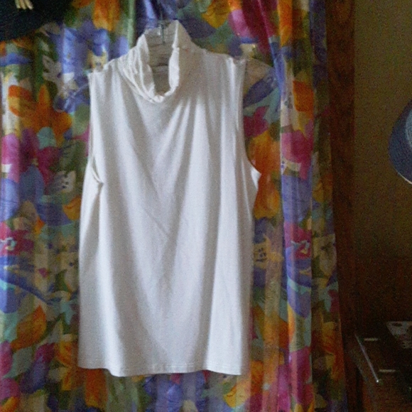 Tops - Picture 2 of 2